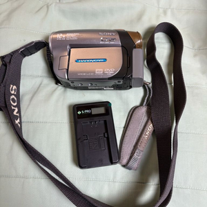 소니 핸디캠 Sony Handycam DCR-DVD703 이미지