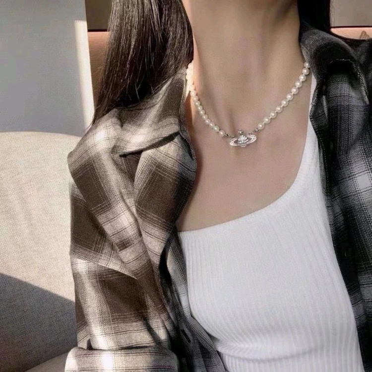 비비안 웨스트우드 진주 목걸이 이미지