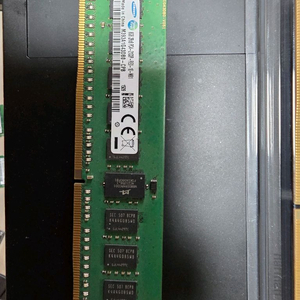 삼성 DDR4 PC4-2133P RE0 8GB 서버램 이미지