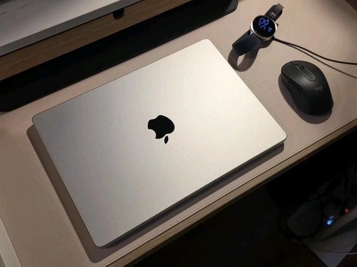 맥북프로 m5 14인치 pro 48gb/1tb (15코어/16코어 프로 칩셋) - 안심되는 중고거래