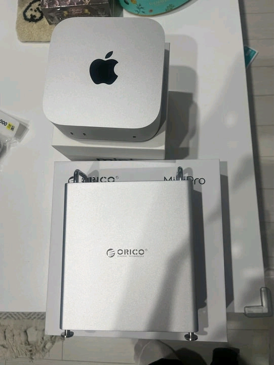 애플 맥미니 M4 실버 16GB/256GB + 오리코 케이스 - 안심되는 중고거래