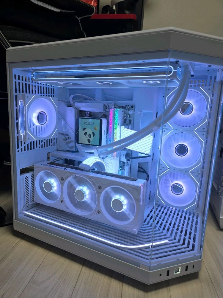 라이젠7 9800x3d rtx5070ti y70 본체 이미지