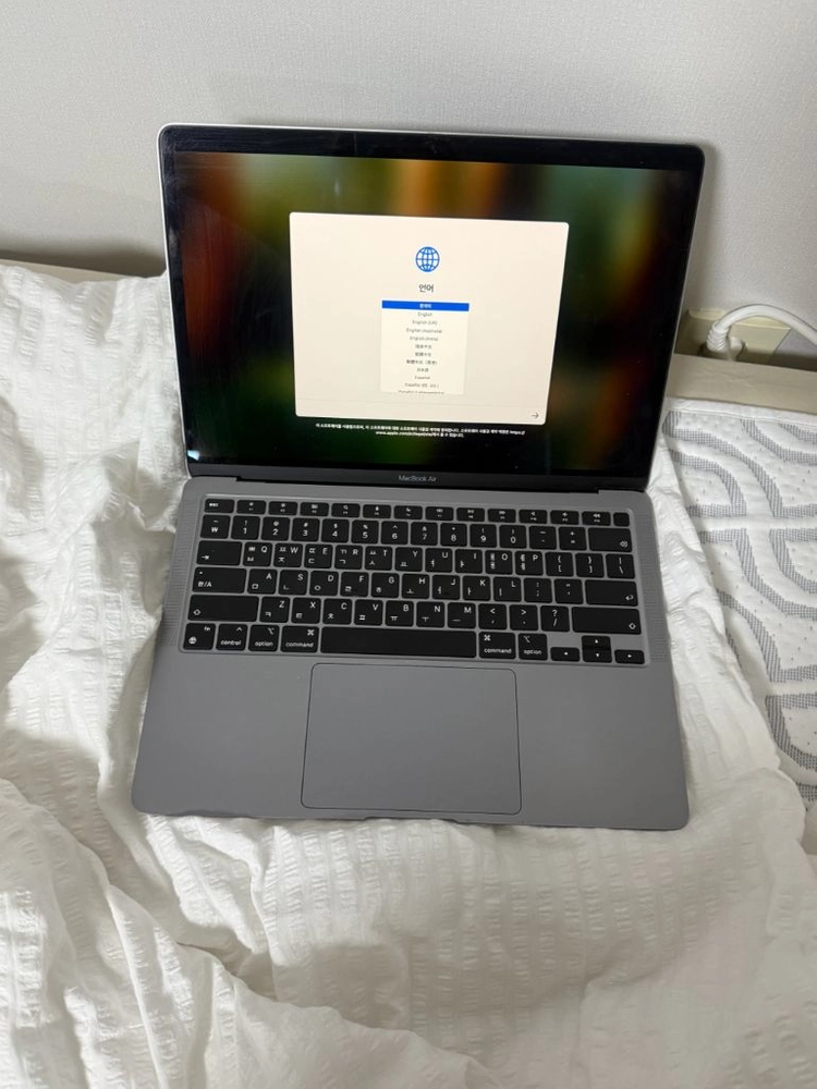 MacBook Air 맥북에어 M1칩 8GB/512GB SSD - 안심되는 중고거래