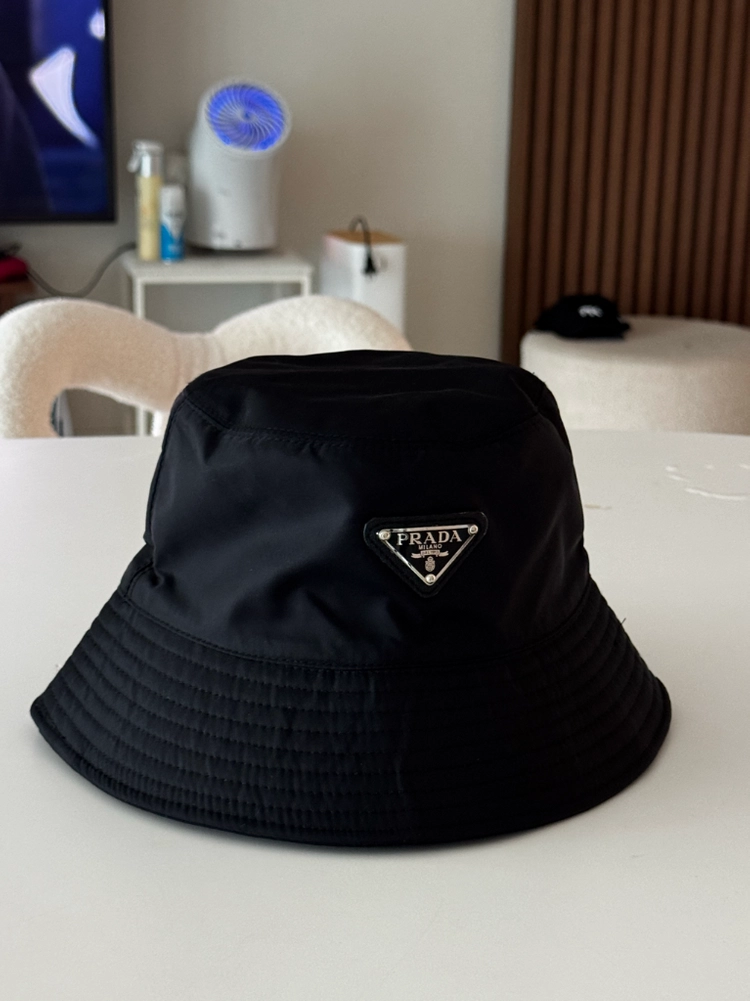 베럴스윔탑브라 , 켈빈클라인브라 ,프라다버킷햇 이미지