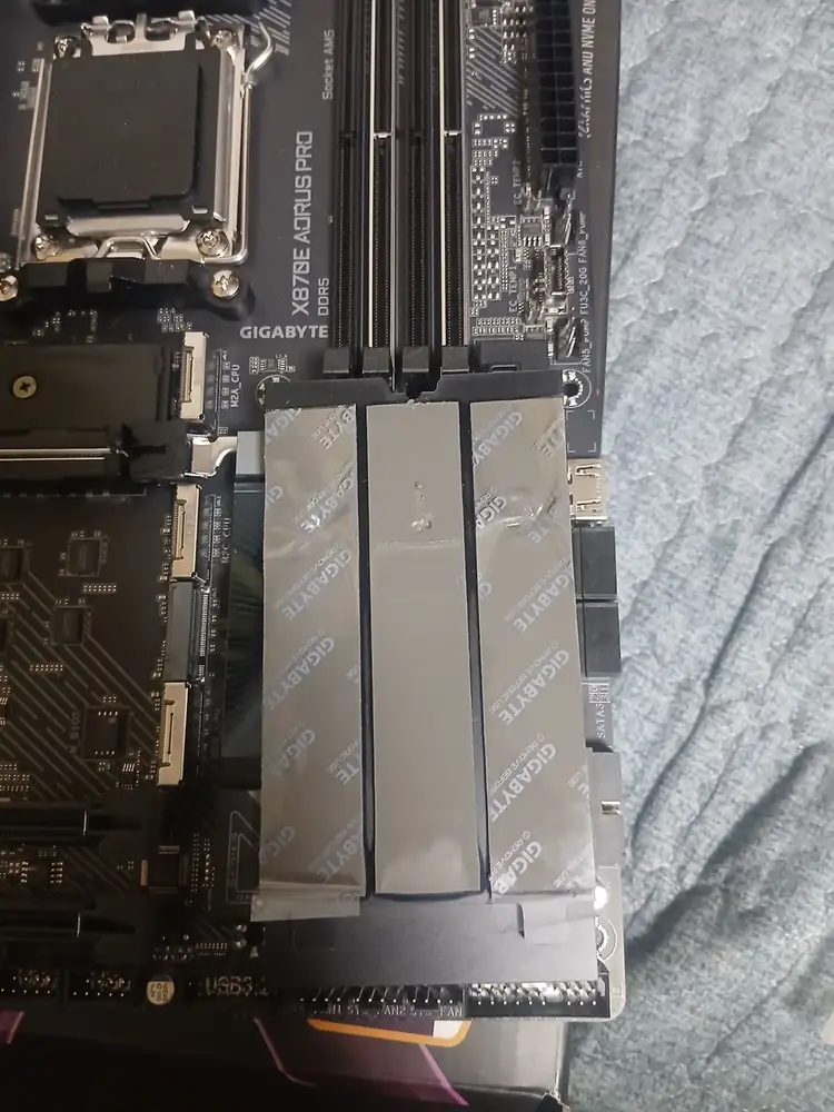 GIGABYTE X870E AORUS PRO 판매합니다. 이미지