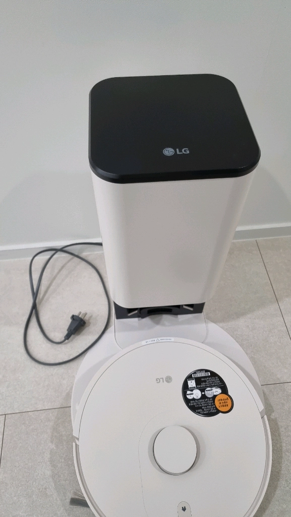 LG 로봇청소기 R5 특A급 판매해요 이미지