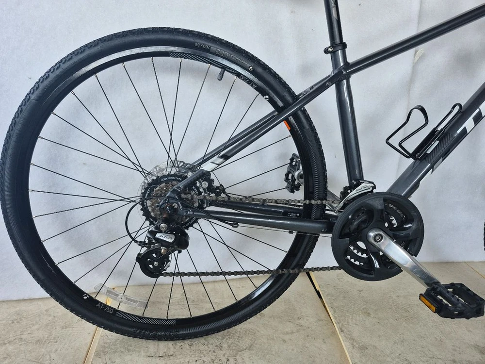 트렉(Trek)올라운더형 하이브리드 자전거 트렉 듀얼 스포츠 1 (Trek Dual Sport 1). 이미지