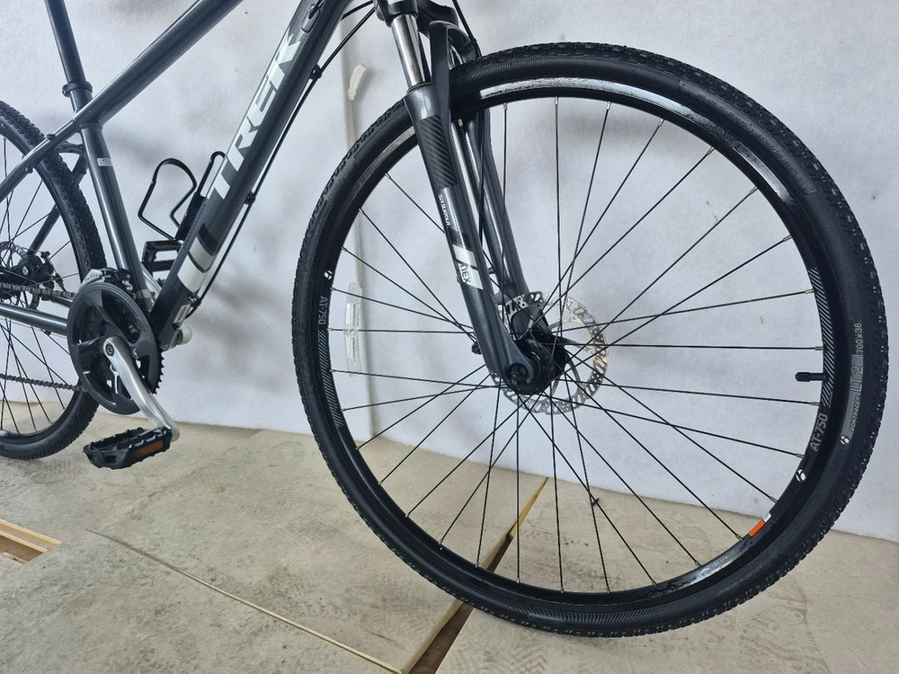 트렉(Trek)올라운더형 하이브리드 자전거 트렉 듀얼 스포츠 1 (Trek Dual Sport 1). 이미지
