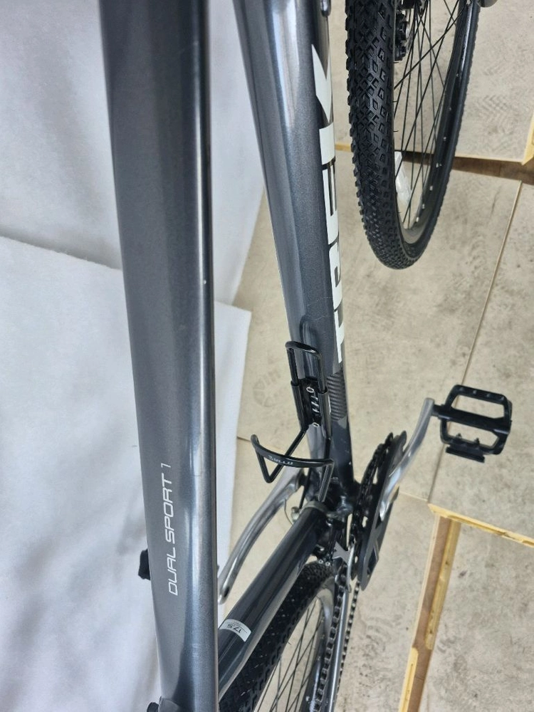 트렉(Trek)올라운더형 하이브리드 자전거 트렉 듀얼 스포츠 1 (Trek Dual Sport 1). 이미지