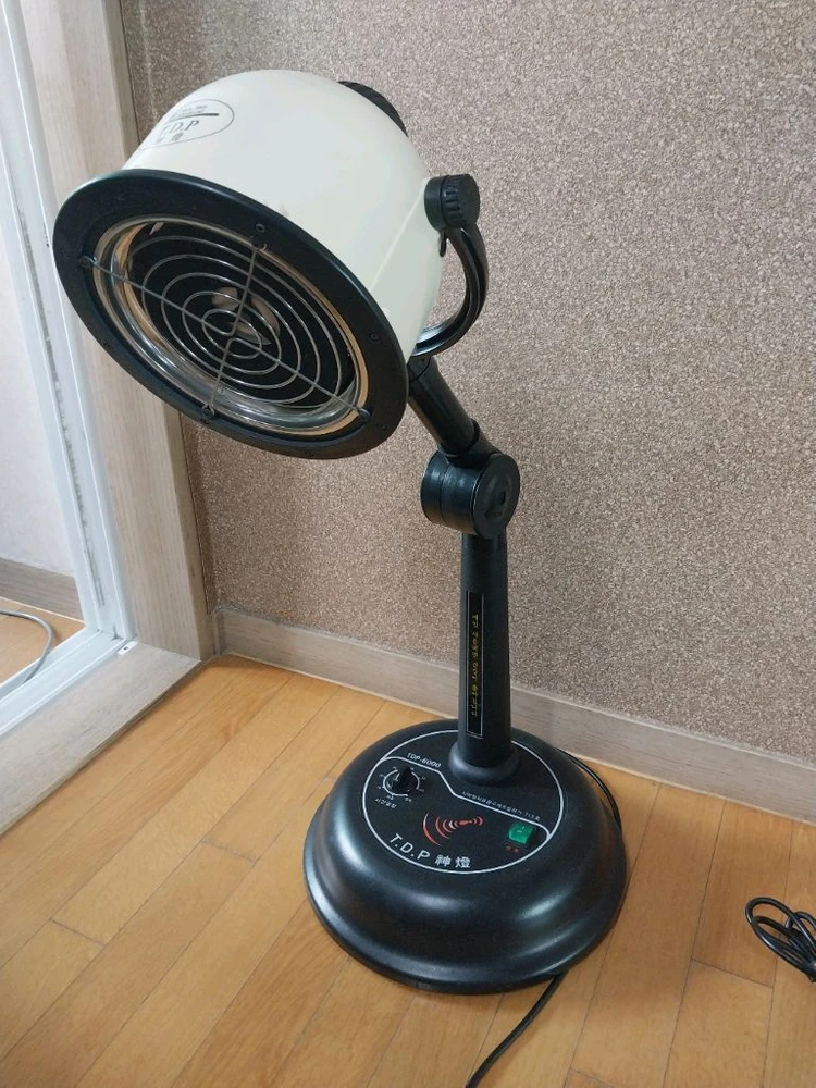 피부속 심부까지 방사되는 생체전자 온열기 신등 이미지