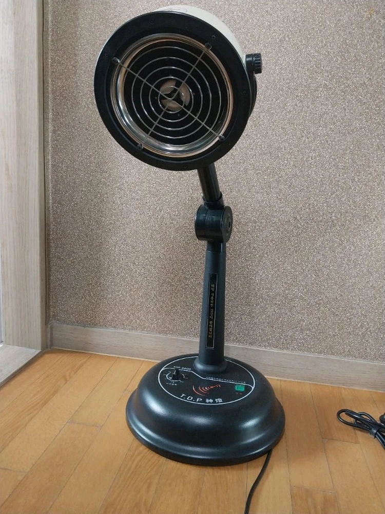 피부속 심부까지 방사되는 생체전자 온열기 신등 이미지