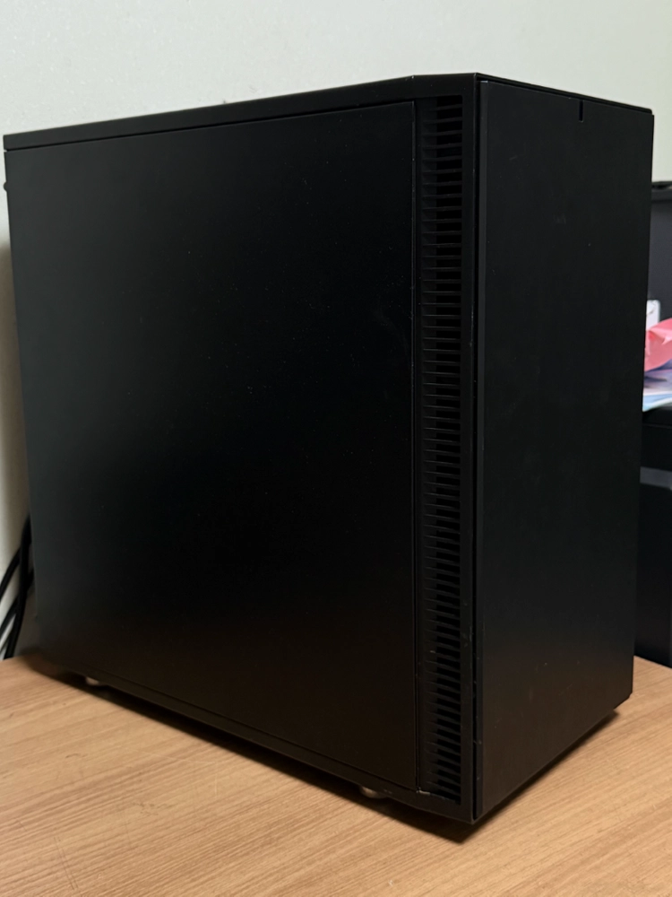 인텔 i7-7700 / gtx1070 프렉탈 게이밍 컴퓨터 - 안심되는 중고거래