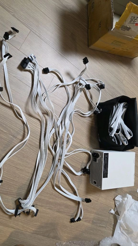 SuperFlower SF-1000F14MP 팝니다(1000w) 이미지