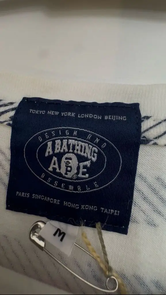 BAPE 디자인 스트라이프 그래픽 반팔 티셔츠 (레어템) 이미지