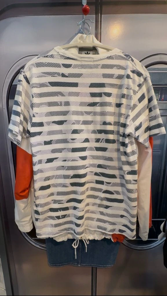 BAPE 디자인 스트라이프 그래픽 반팔 티셔츠 (레어템) 이미지