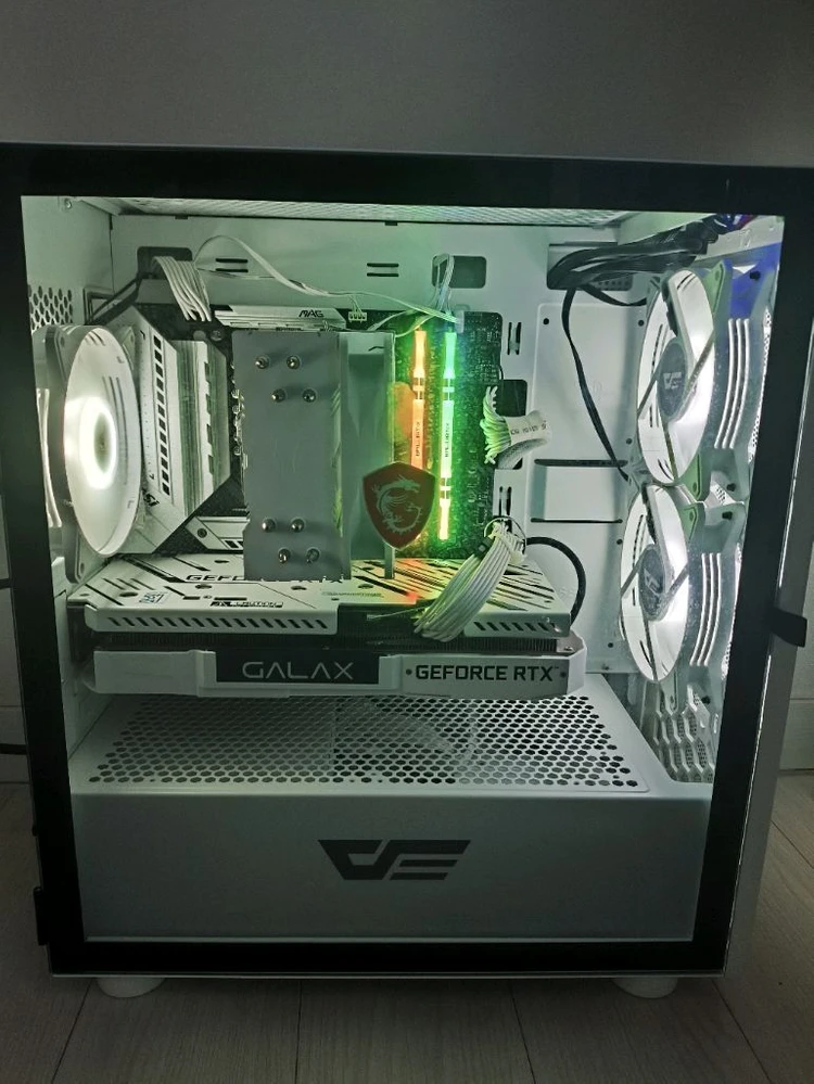 5600X 3060 1TB 올 화이트 저소음 게이밍 PC 데스크탑 이미지