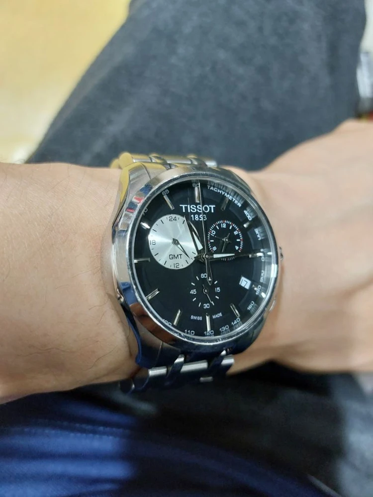 티쏘 꾸뜨리에 GMT 외눈박이 이미지
