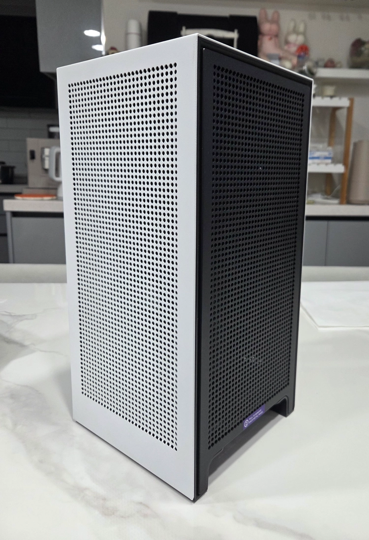 인텔 반본체 PC i5-8400 / Z370N / 8GB 램 / 120gb SSD / NZXT h1 v1 케이스 이미지