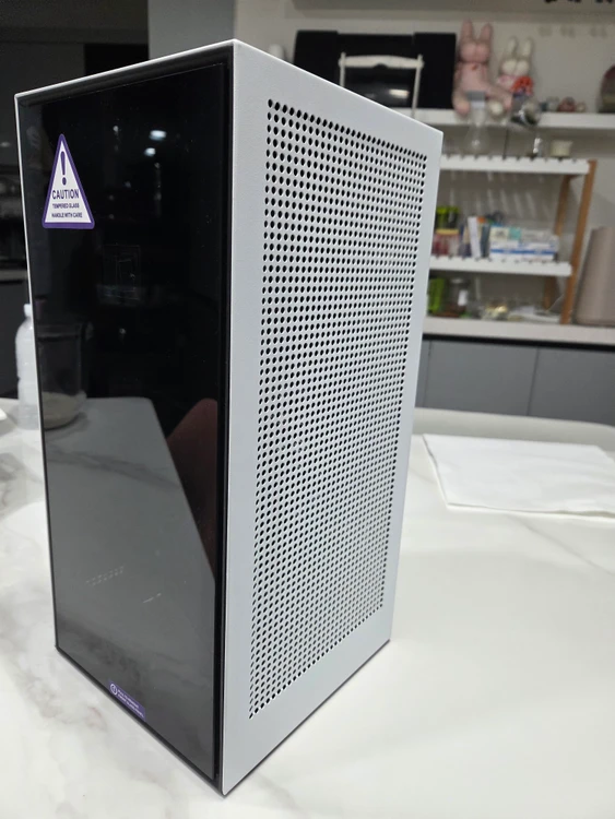 인텔 반본체 PC i5-8400 / Z370N / 8GB 램 / 120gb SSD / NZXT h1 v1 케이스 이미지