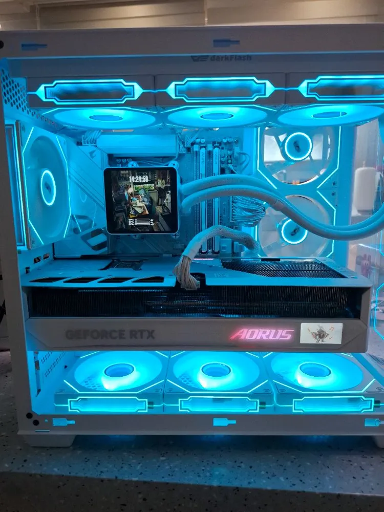 9800x3D, 64g ,SSD2TB, 5080 aorous ice 하이앤드 컴퓨터 본체 이미지