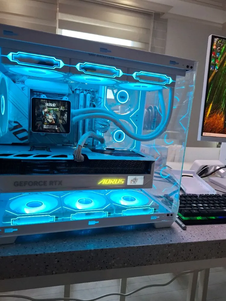 9800x3D, 64g ,SSD2TB, 5080 aorous ice 하이앤드 컴퓨터 본체 이미지