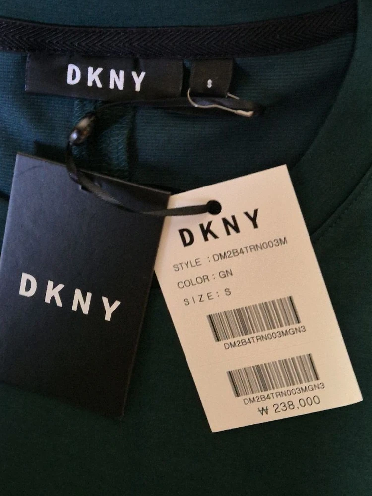 DKNY 지퍼포켓 반팔티 새상품팝니다 이미지