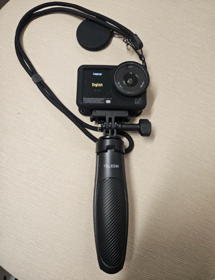 DJI 오즈모 액션 6 에센셜 콤보 팔아요 이미지