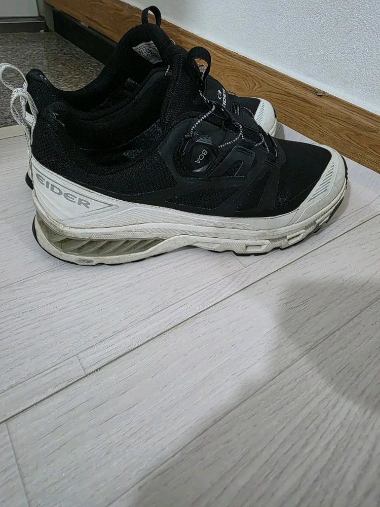아이더 고어텍스 등산화 이미지