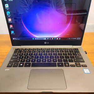 가벼운 LG그램 노트북(13.3인치 12램 384SSD) 이미지