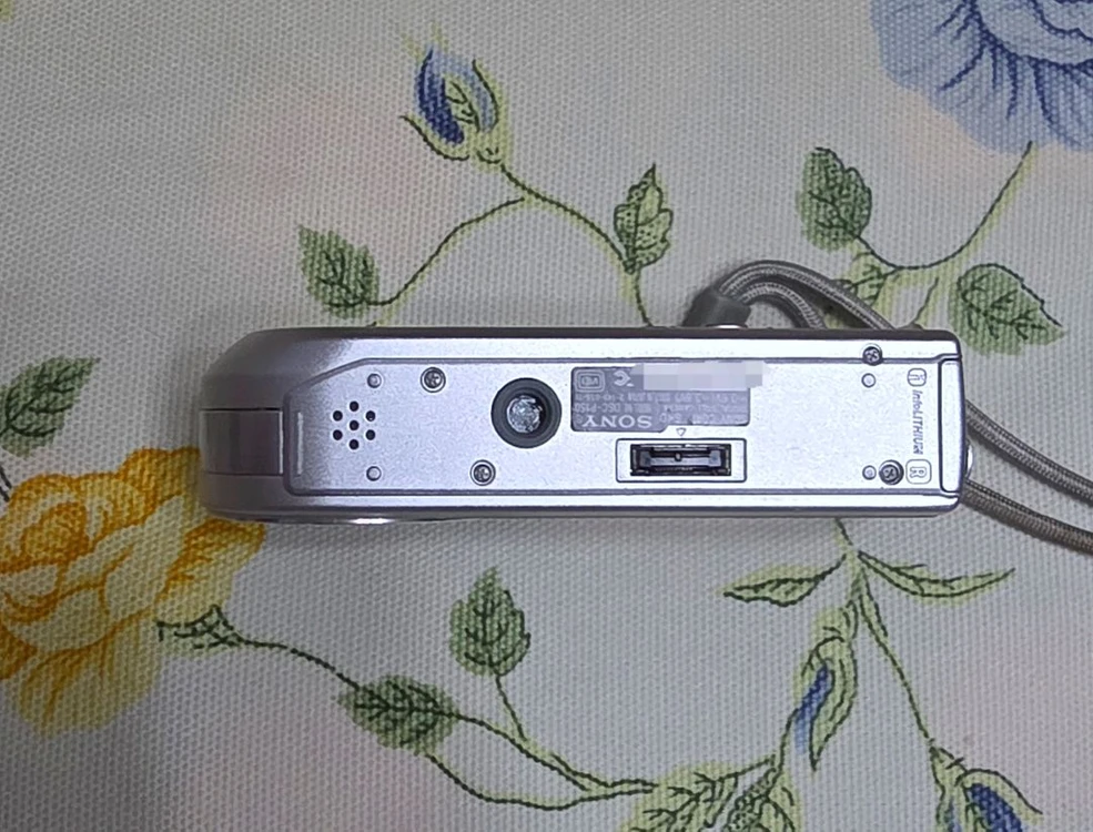 소니 사이버샷 DSC-P150 디지털 카메라입니다. 이미지