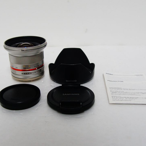 소니용 삼양 12mm f2.0 MF 실버 렌즈팝니다.