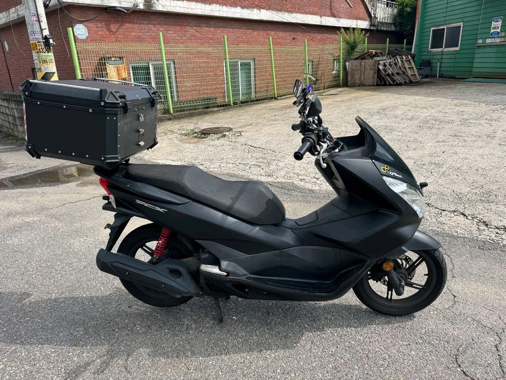 혼다 pcx125 17년 스마트키 블박튜닝 팝니다 이미지