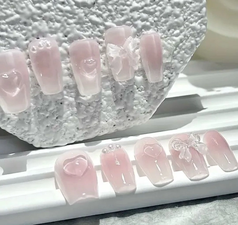 물먹 하트 치크 네일팁 이미지