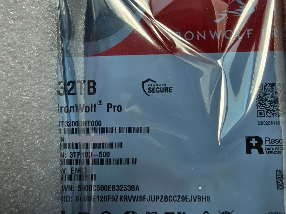시게이트 32TB 아이언울프 프로 HDD 새제품 이미지