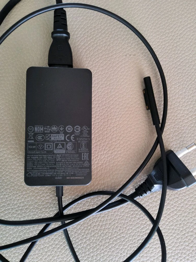 마이크로소프트 서피스 프로5 i5 8G 256GB 배터리 90% => 당근으로 거래 완료 이미지