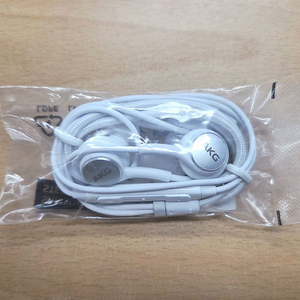 [새상품] C타입 삼성 유선이어폰 AKG 팝니다. 이미지