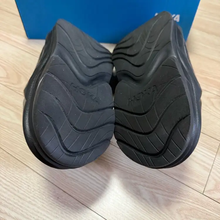 HOKA 오라 리커버리 뮬 블랙 280(US10) 이미지