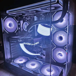 라이젠7 7800X3D RTX5070 컴퓨터 팝니다 이미지