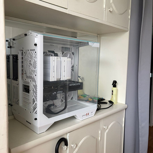 rtx5080 i7-14700k 고사양 컴퓨터 이미지