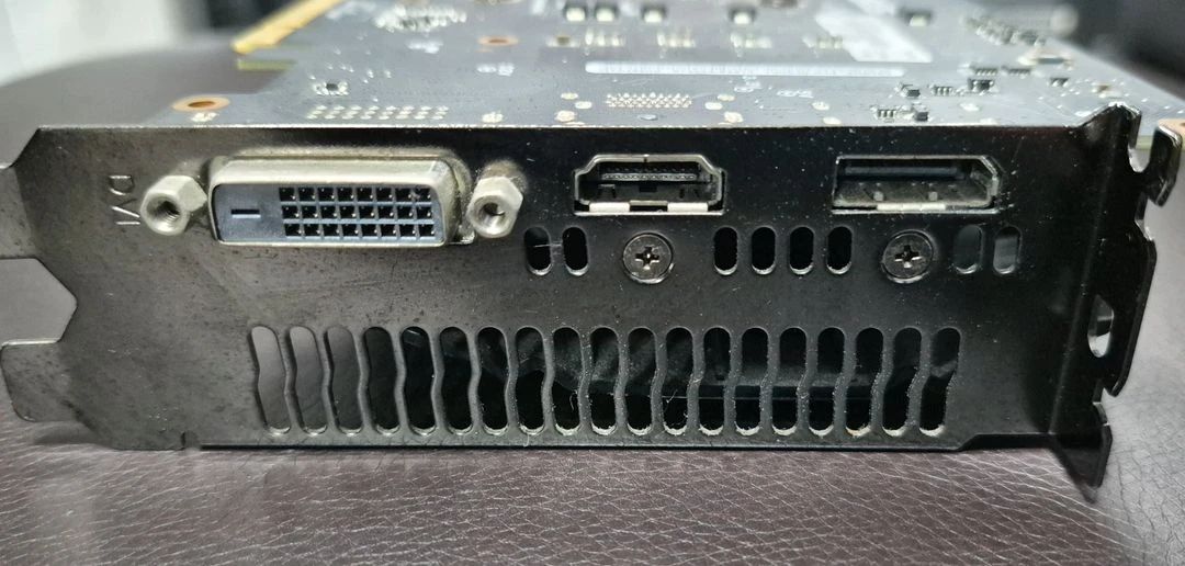 ASUS GTX 1650 SUPER 이미지