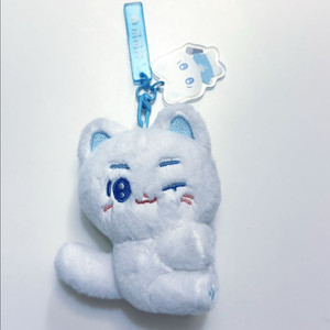 성한빈 인형 비공굿 제로베이스원 제베원 알디원 이미지