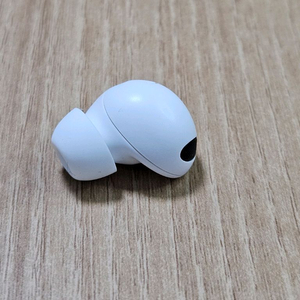 갤럭시 버즈2프로 화이트 오른쪽 SM-R510 이미지