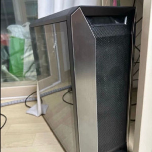 고성능 게이밍 PC 본체 이미지