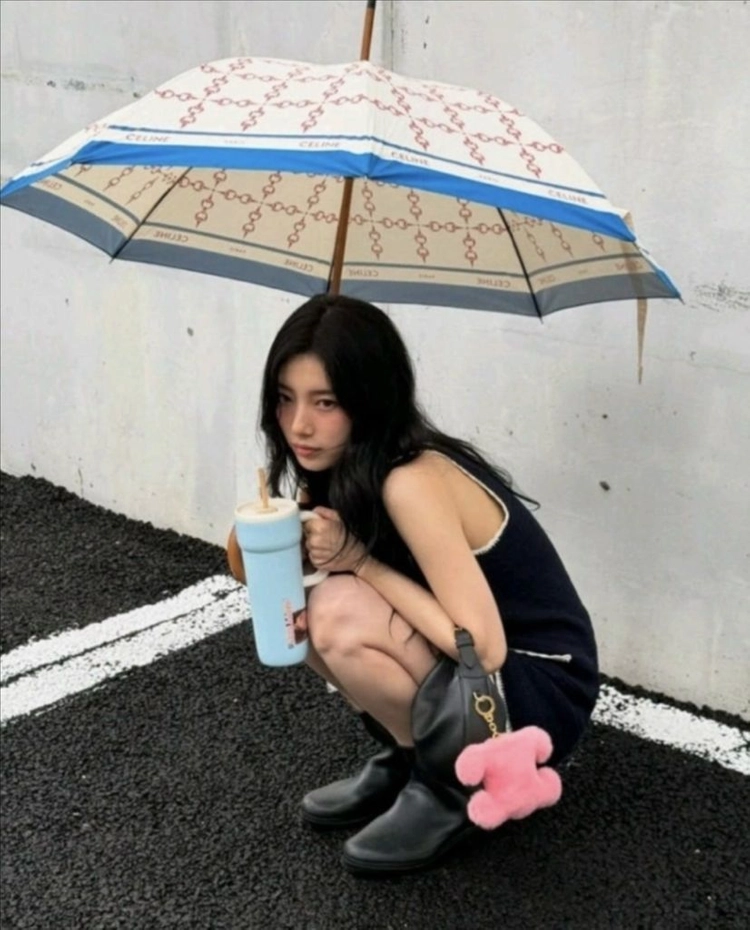 셀린느 틴 룰루 트리오페 캔버스 가죽(수지가방) 이미지