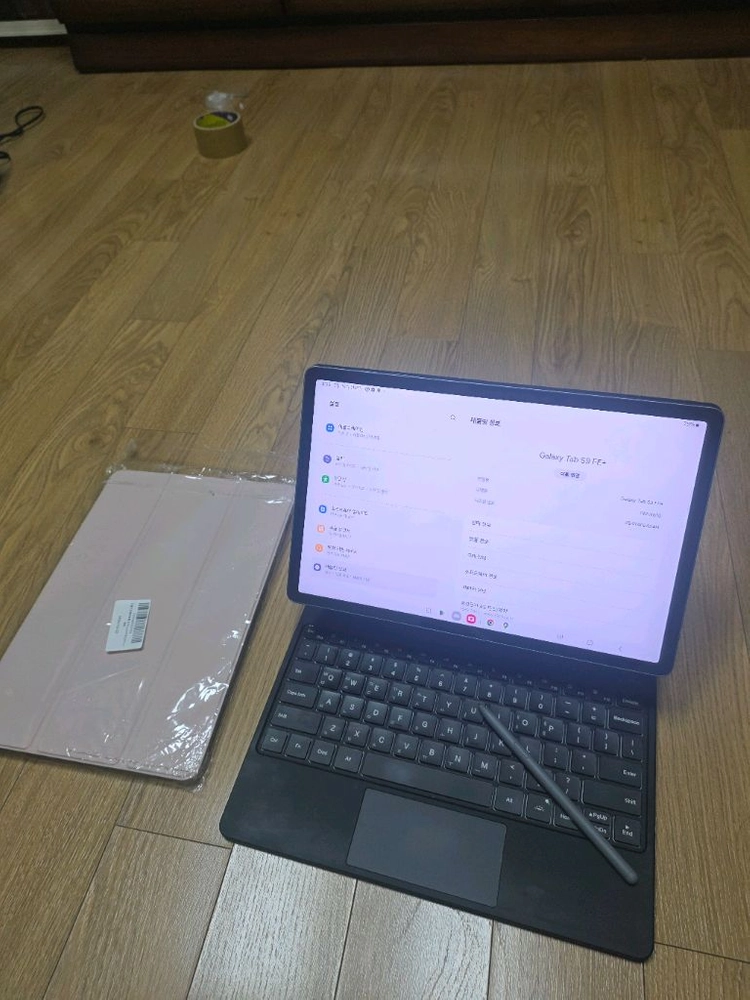 갤럭시탭 S9FE+ 128기가 - 안심되는 중고거래