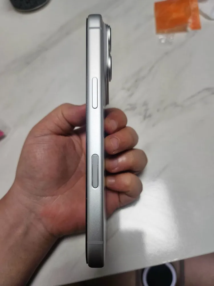 아이폰 17프로 256GB 실버 이미지