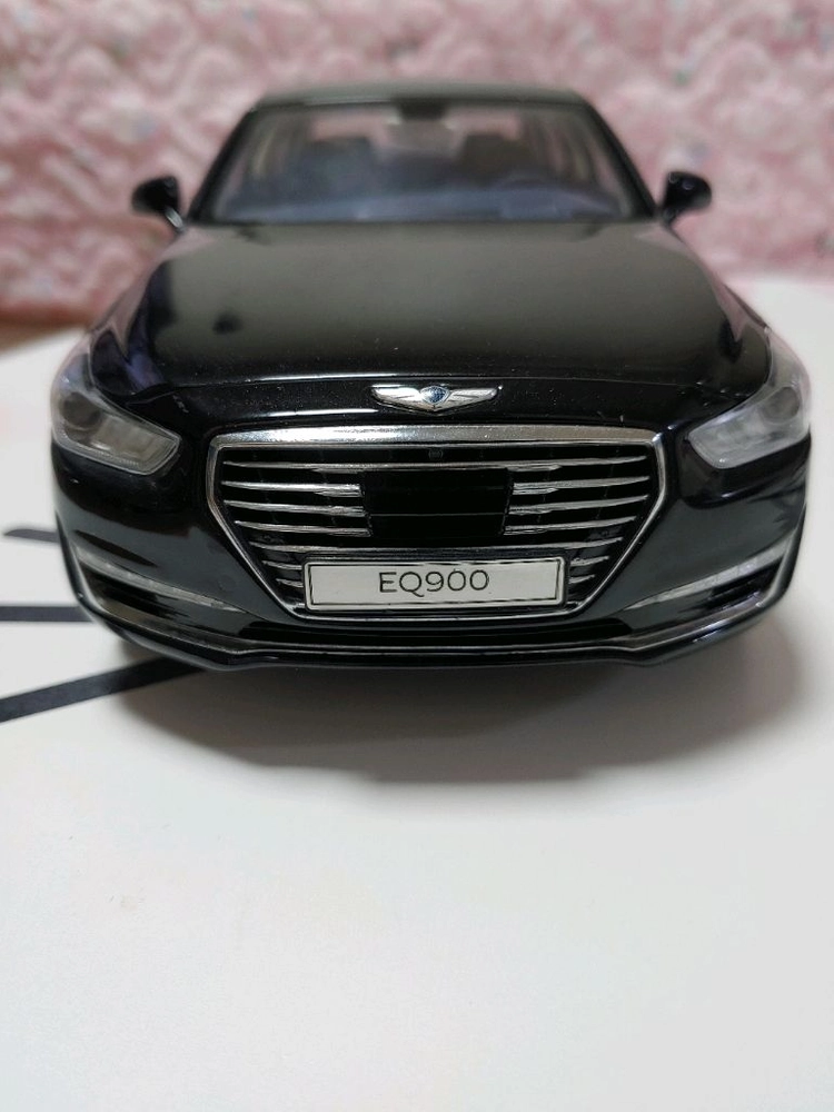 1:18 eq900 이미지