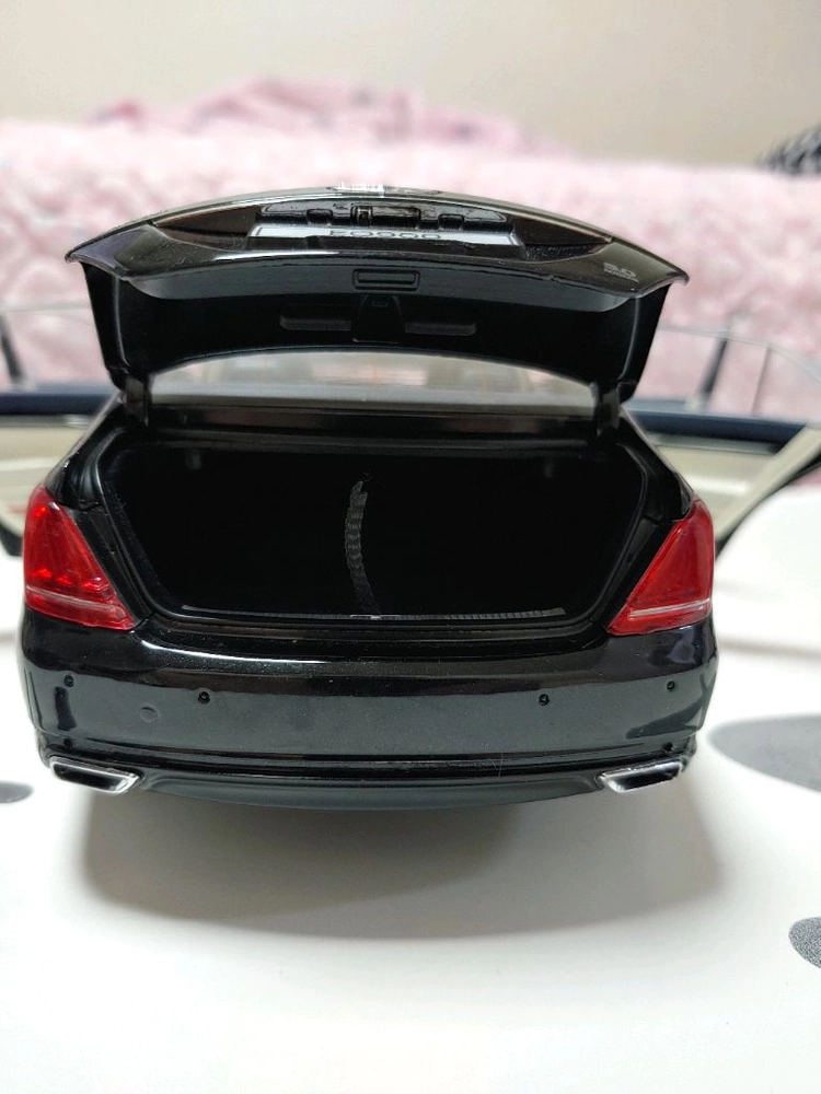 1:18 eq900 이미지