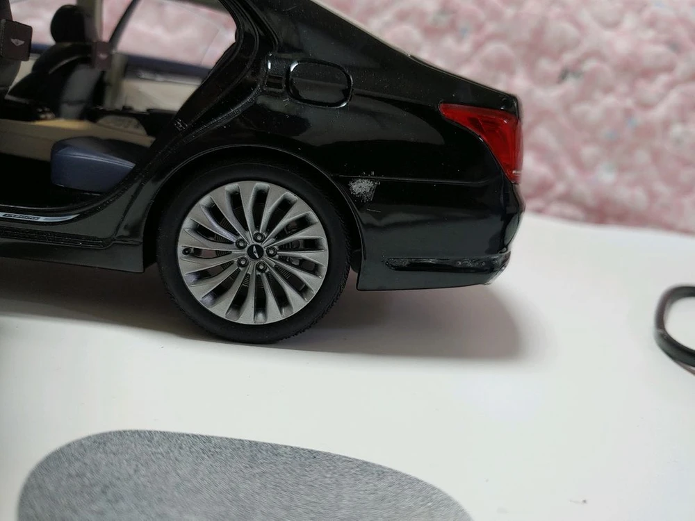 1:18 eq900 이미지