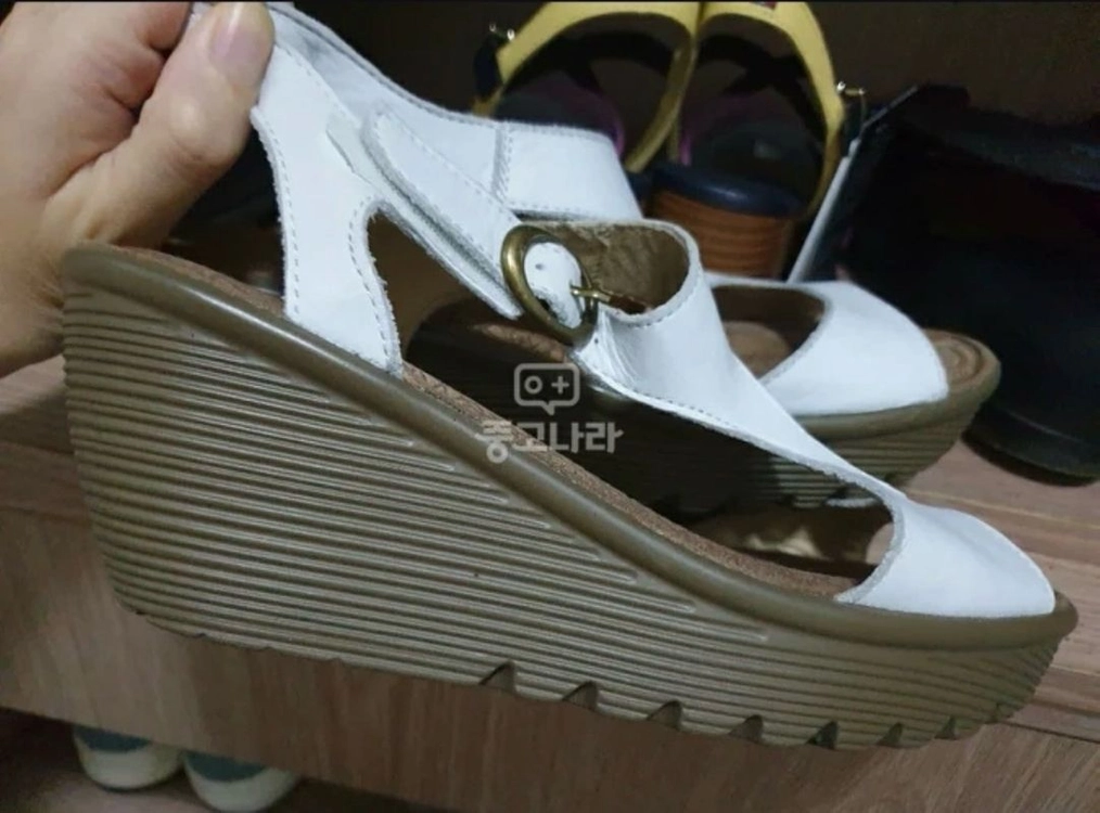 스케쳐스 메모리폼 샌들 이미지